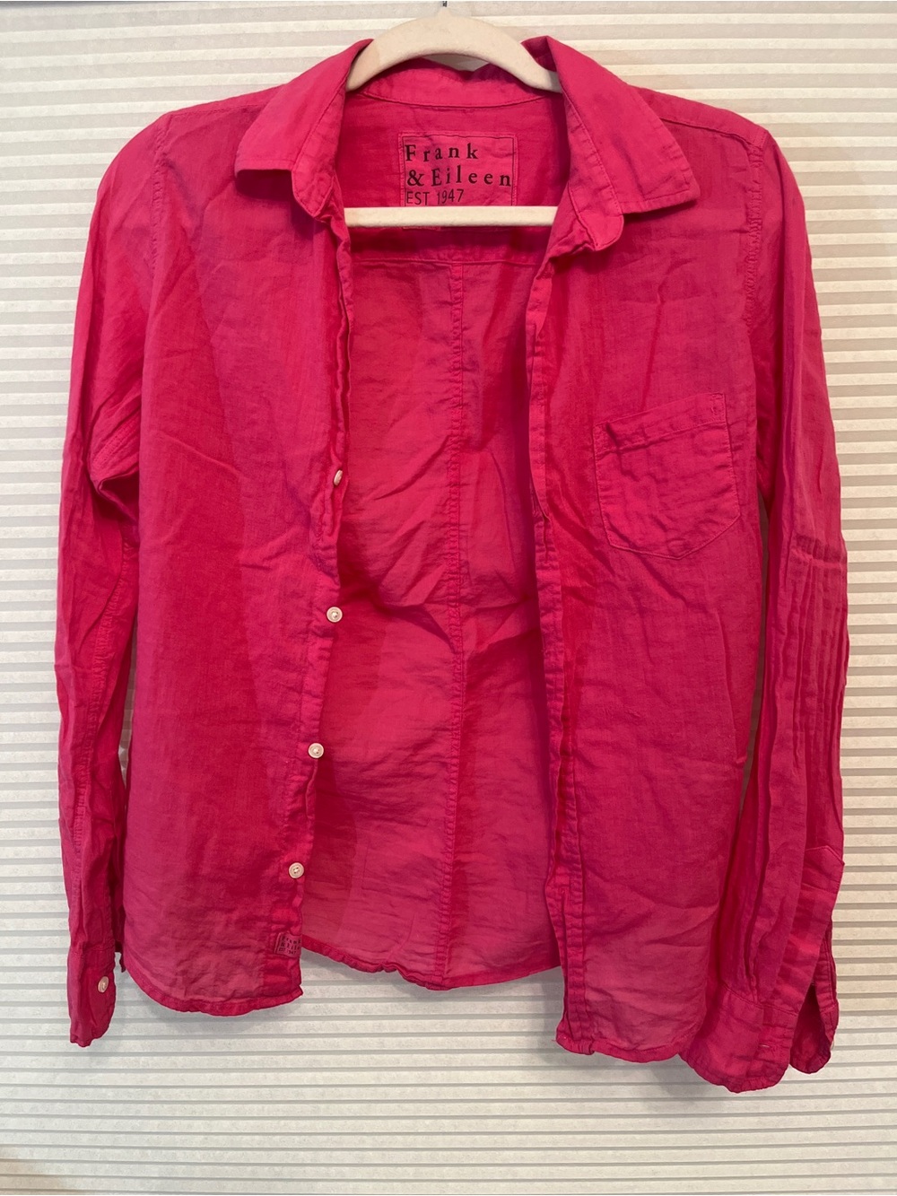 Frank & Eileen Women's Button-Down Shirt in Bright Pink